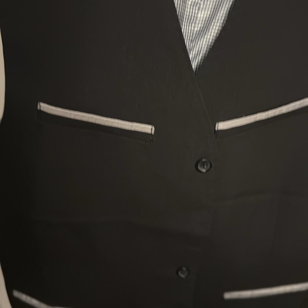 Vest - Picture 6 of 6